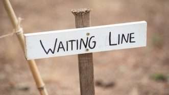 waitingsign_1161x653 | Alexander Oganezov / Dreamstime.com
