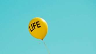Pro-life balloon drifting | Photo by <a href="https://unsplash.com/@mcoswalt?utm_source=unsplash&utm_medium=referral&utm_content=creditCopyText">Maria Oswalt</a> on <a href="https://unsplash.com/?utm_source=unsplash&utm_medium=referral&utm_content=creditCopyText">Unsplash</a>   